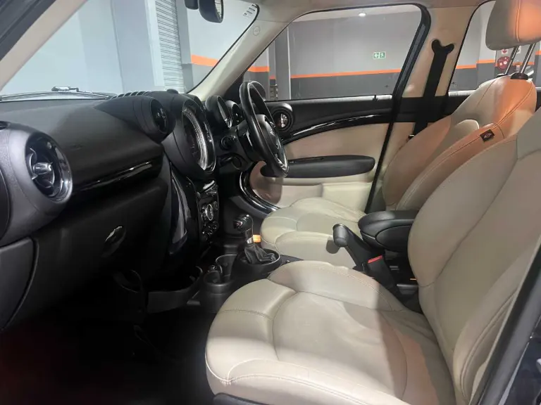 8d9edb32-9b19-400d-b80b-66abc8b79c13