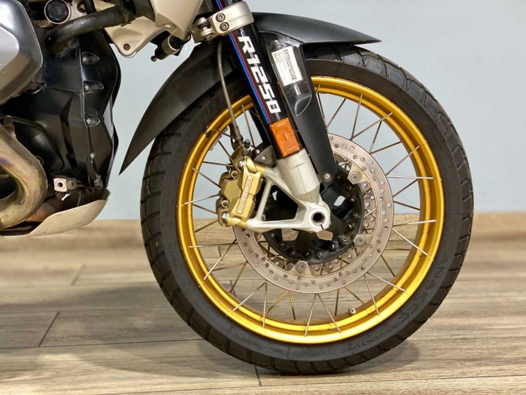 e13acf1d-8180-4313-bd03-cd94cbce0b0a