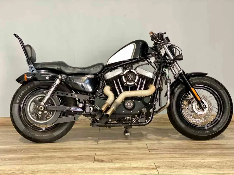 a8cb6a65-a9d7-4d88-a78e-fee7676816f2