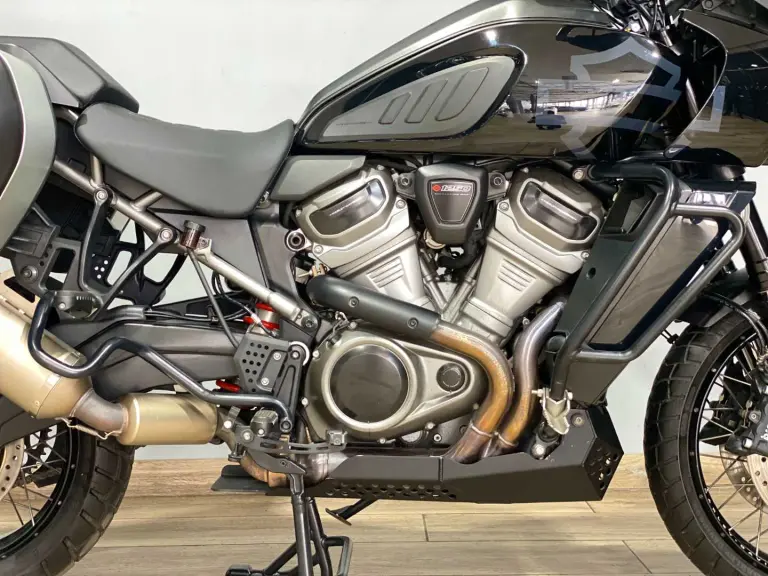 b5f748cc-46e8-499a-b9b9-17b815f5425d