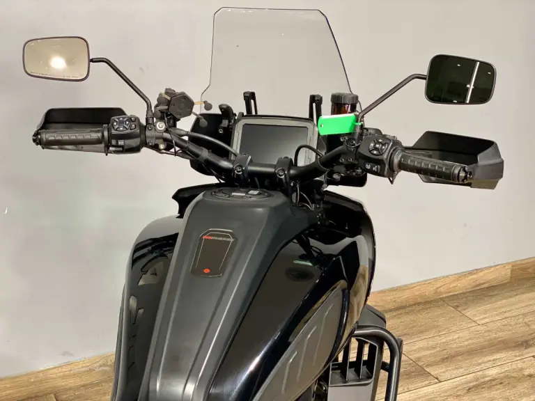 c93f0826-61a4-4125-90e0-4b611fe50735