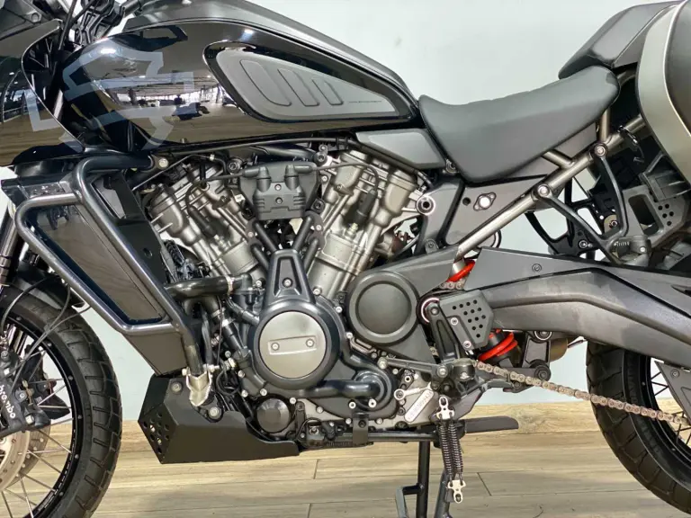 e7cb3608-2fa4-4d1d-a8b8-a551220044e1