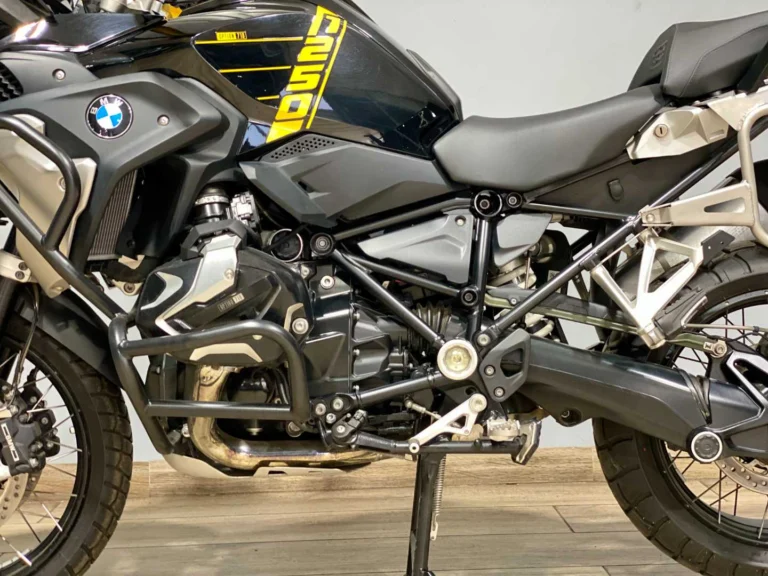 0aadb8e7-b892-4e68-9dff-7adabd165912