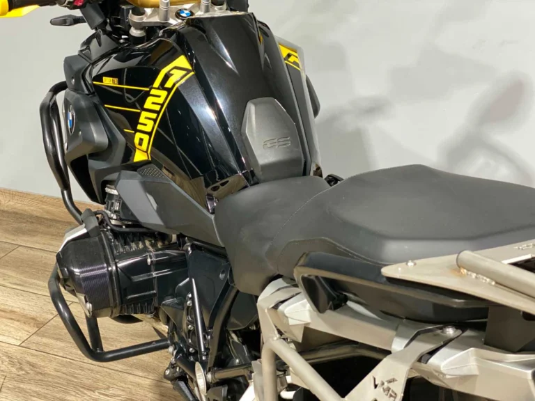 9bf84aab-e4b1-48e6-a66e-d21a1ef6c693