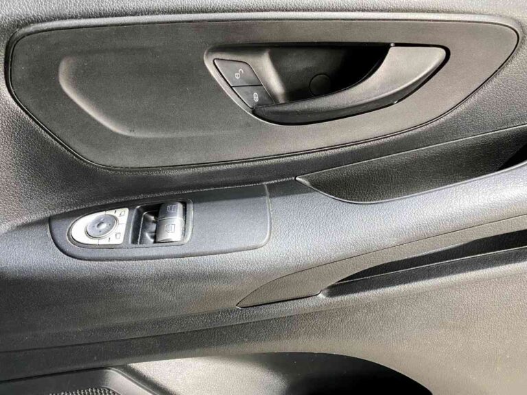 e34a7944-2800-4a9c-8782-54a62f52c42f