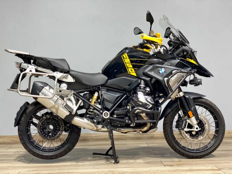 e5578c5b-dada-4e00-9115-864fa57cfe84