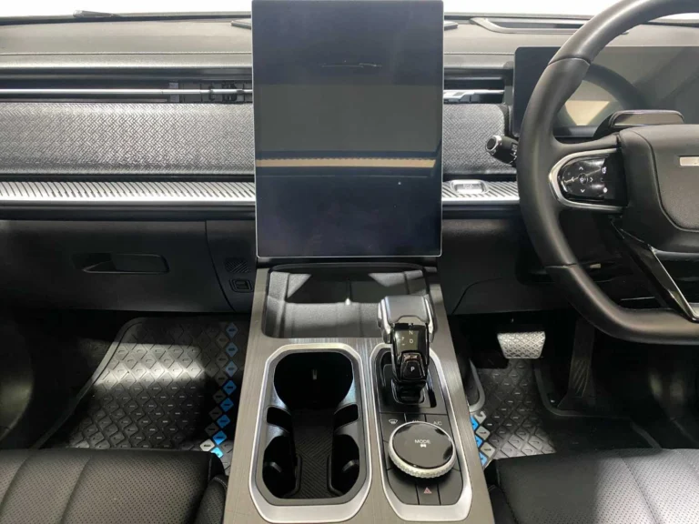 e9951203-d599-4e4c-9294-6bfc7b2a7f4e